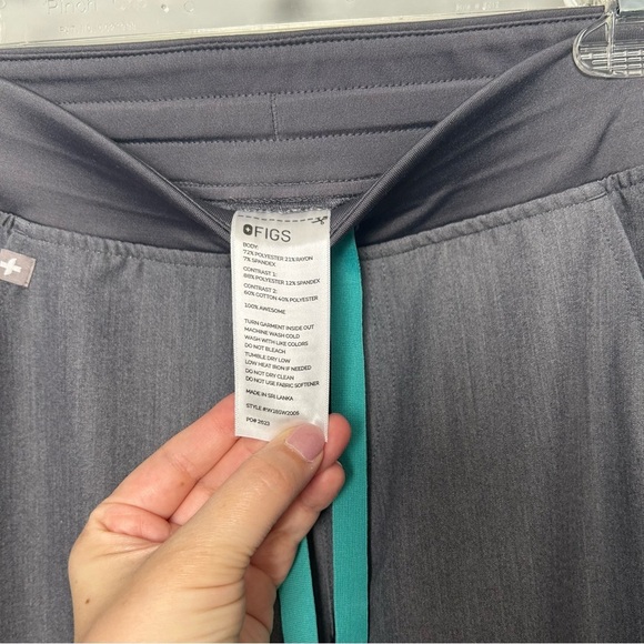 Figs Zamora Jogger Graphite Scrubs - Picture 6 of 9